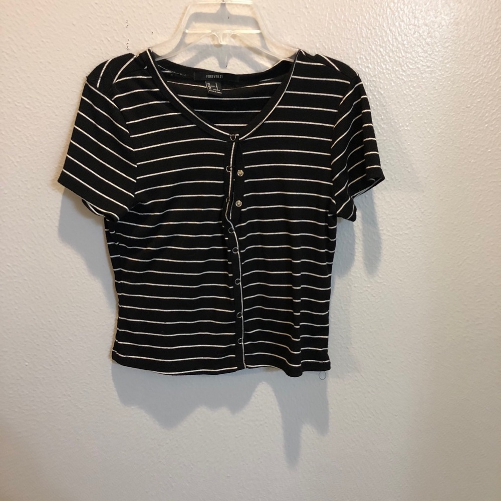 FOREVER 21 Black Striped Crop Top